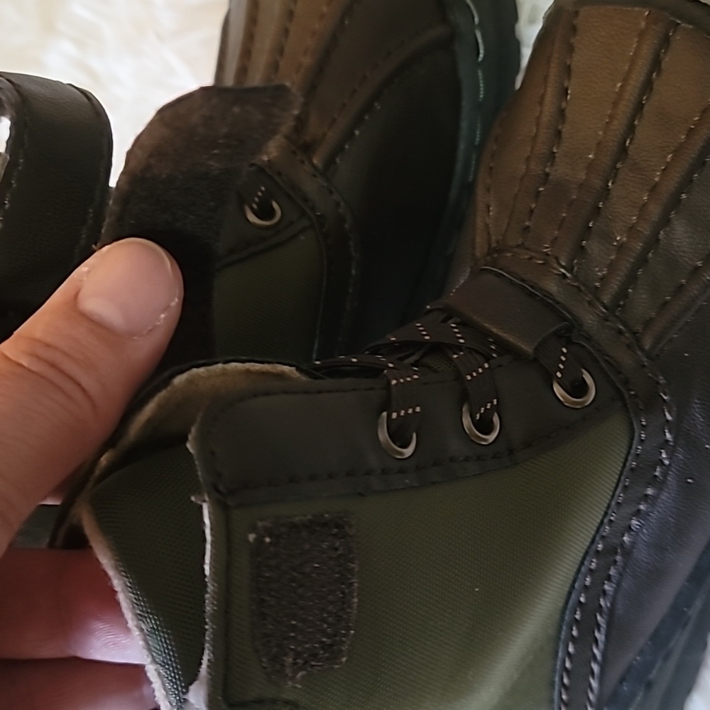 Old Navy,  Boy's Toddler Boots  Size 9 - Picture 8 of 8